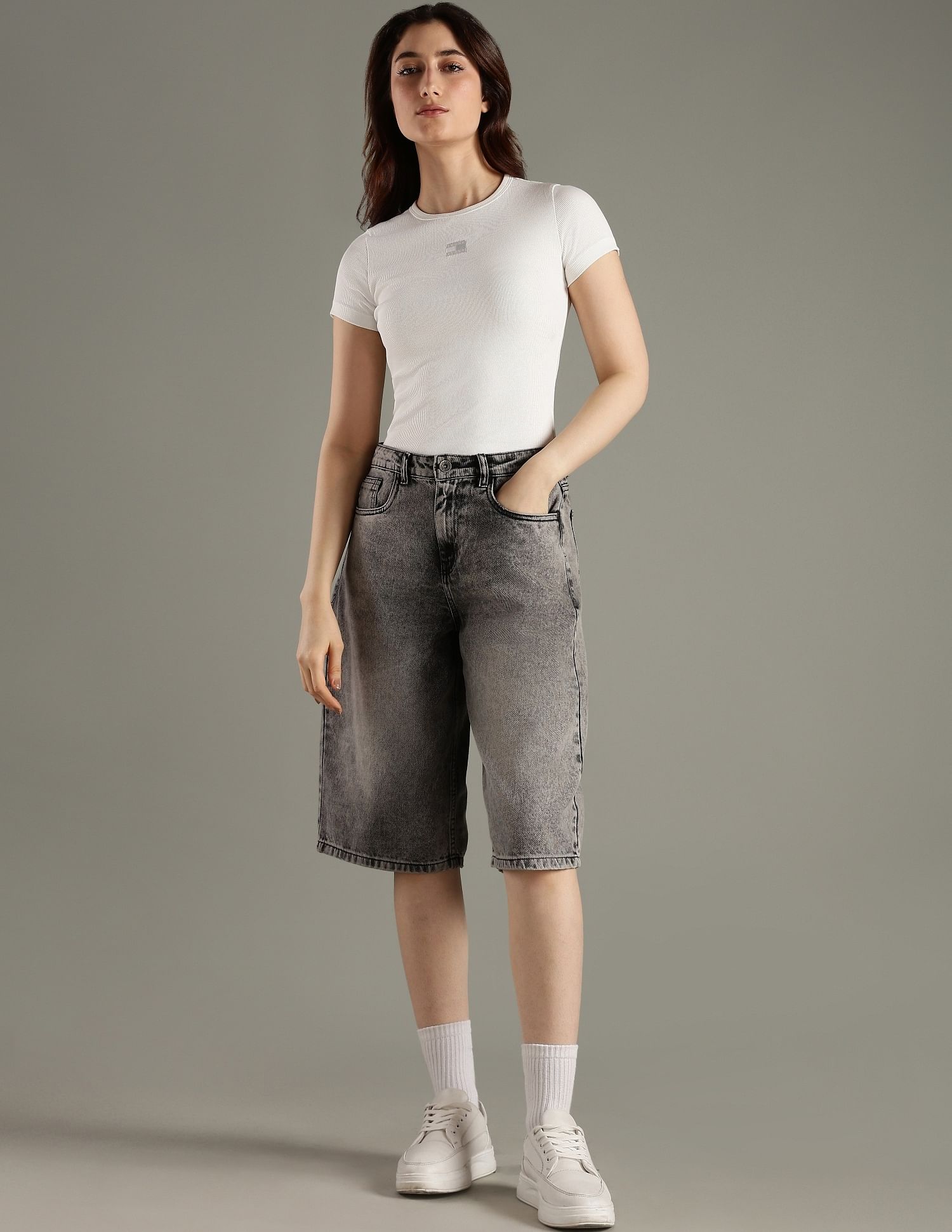 Tommy Hilfiger Solid Slim Fit Cotton T-Shirt