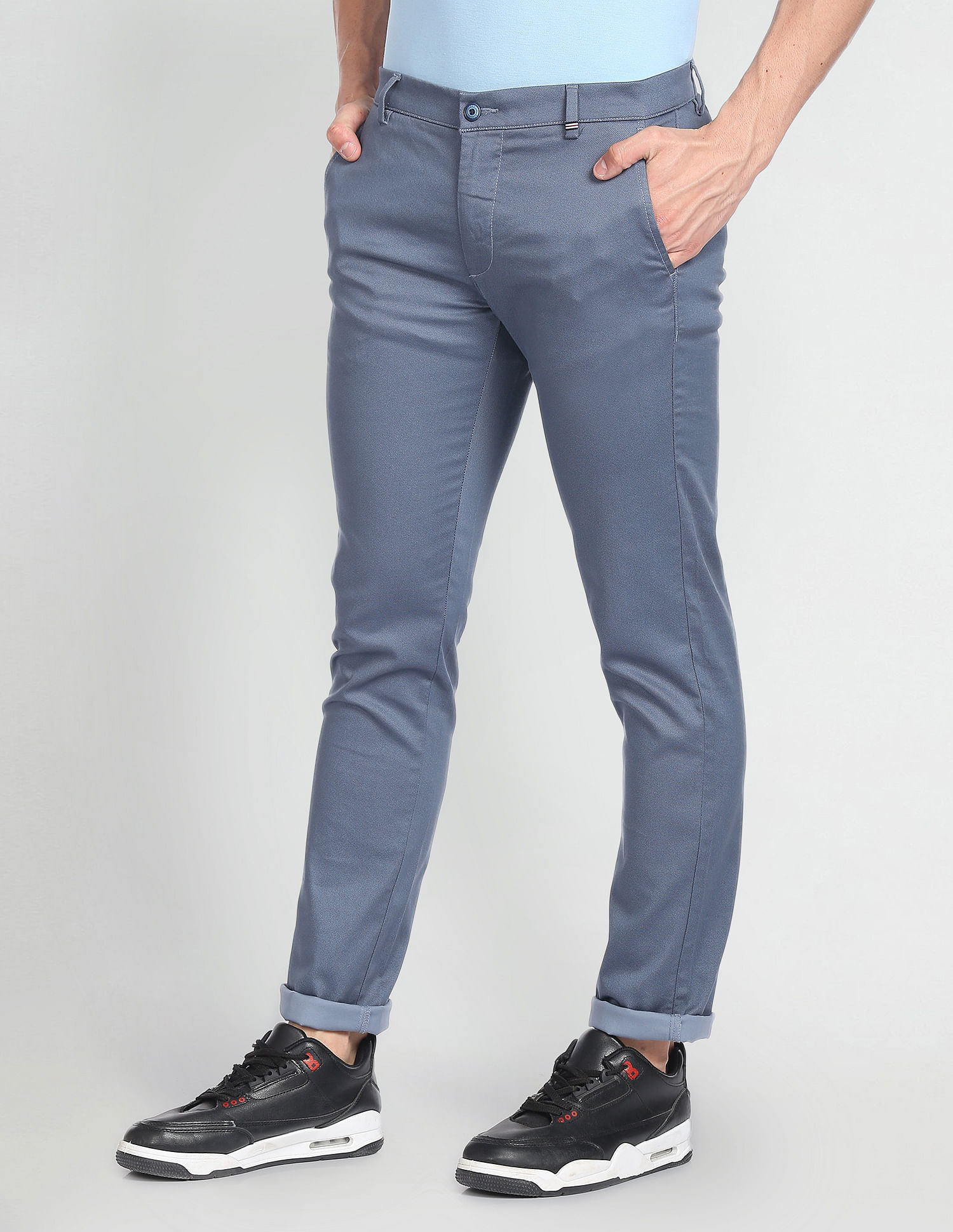 Buy Men Grey Slim Fit Textured Casual Trousers Online - 749315 | Allen Solly