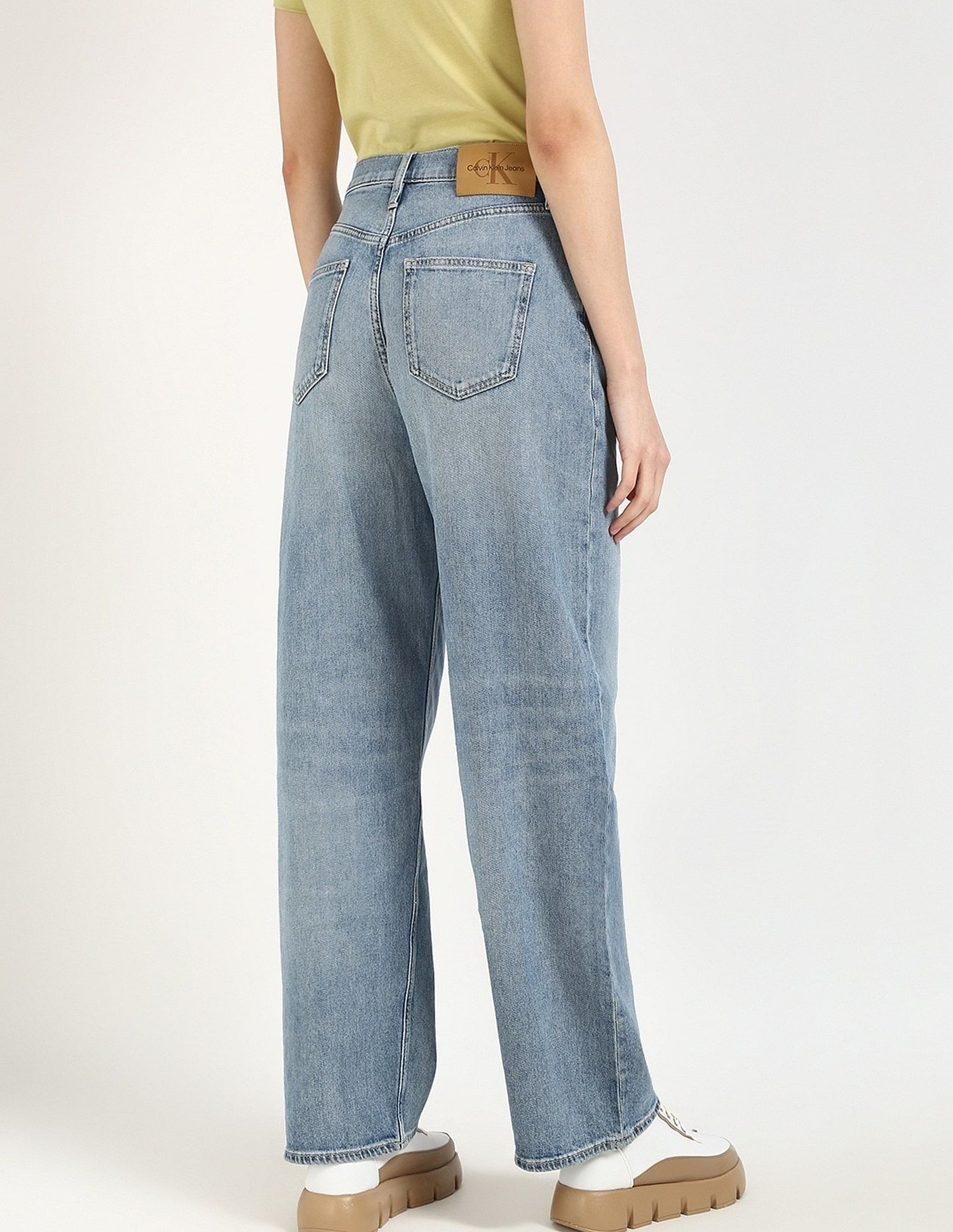 Calvin Klein Jeans Womens Whiskered Relaxed Fit Jeans