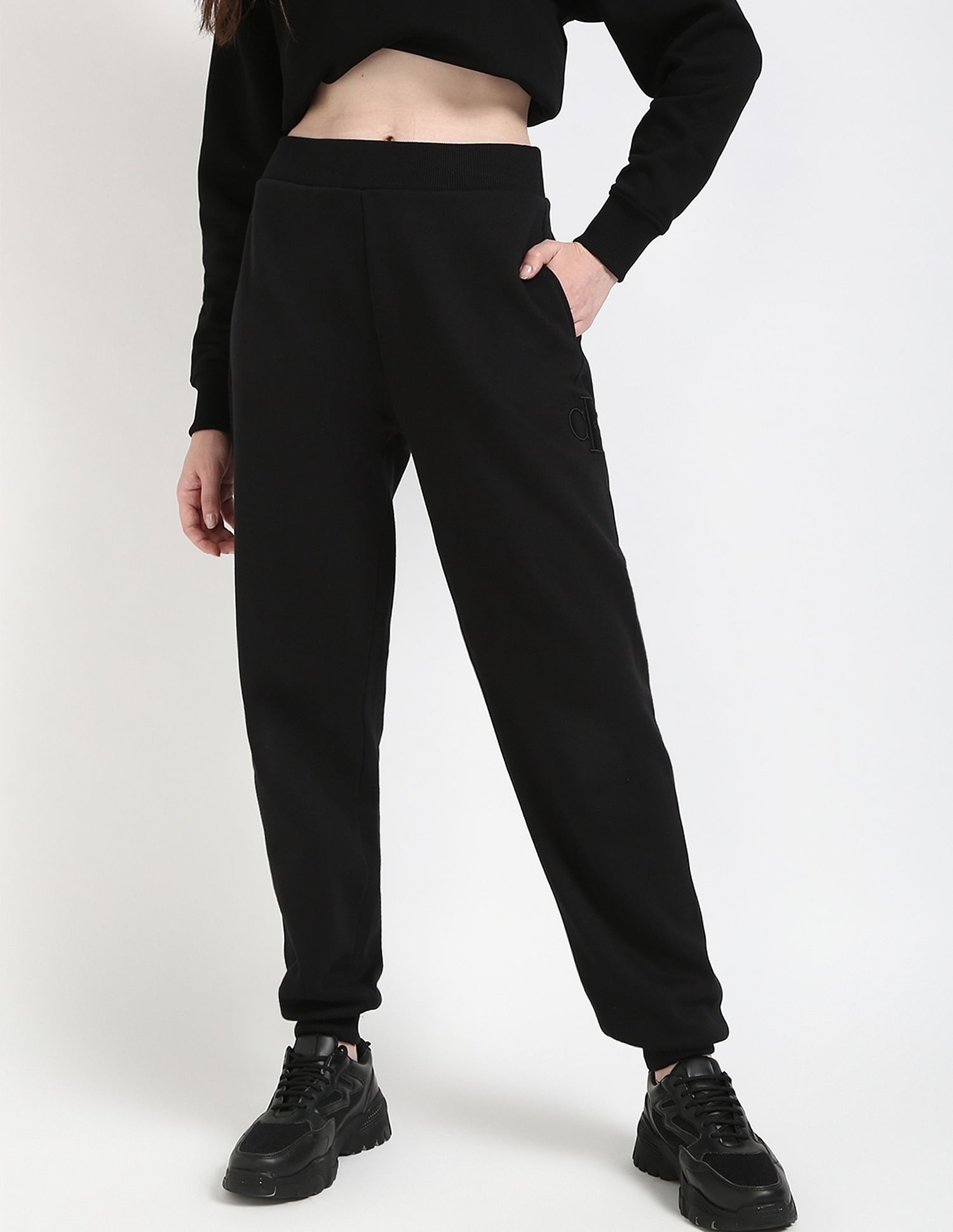 Calvin Klein Jeans Regular-Fit Solid Mid Rise Trouser