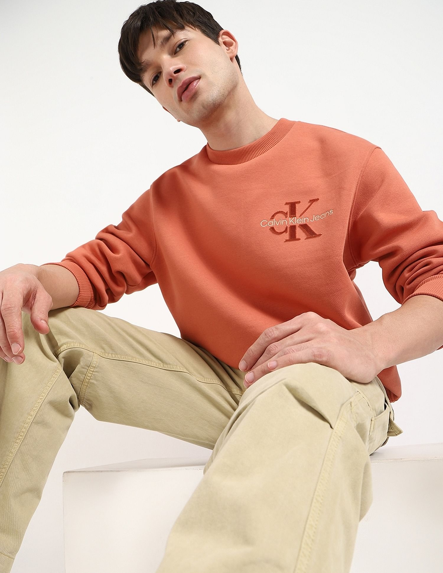Calvin Klein Jeans Embroidered Logo Relaxed-Fit Cotton Sweatshirt