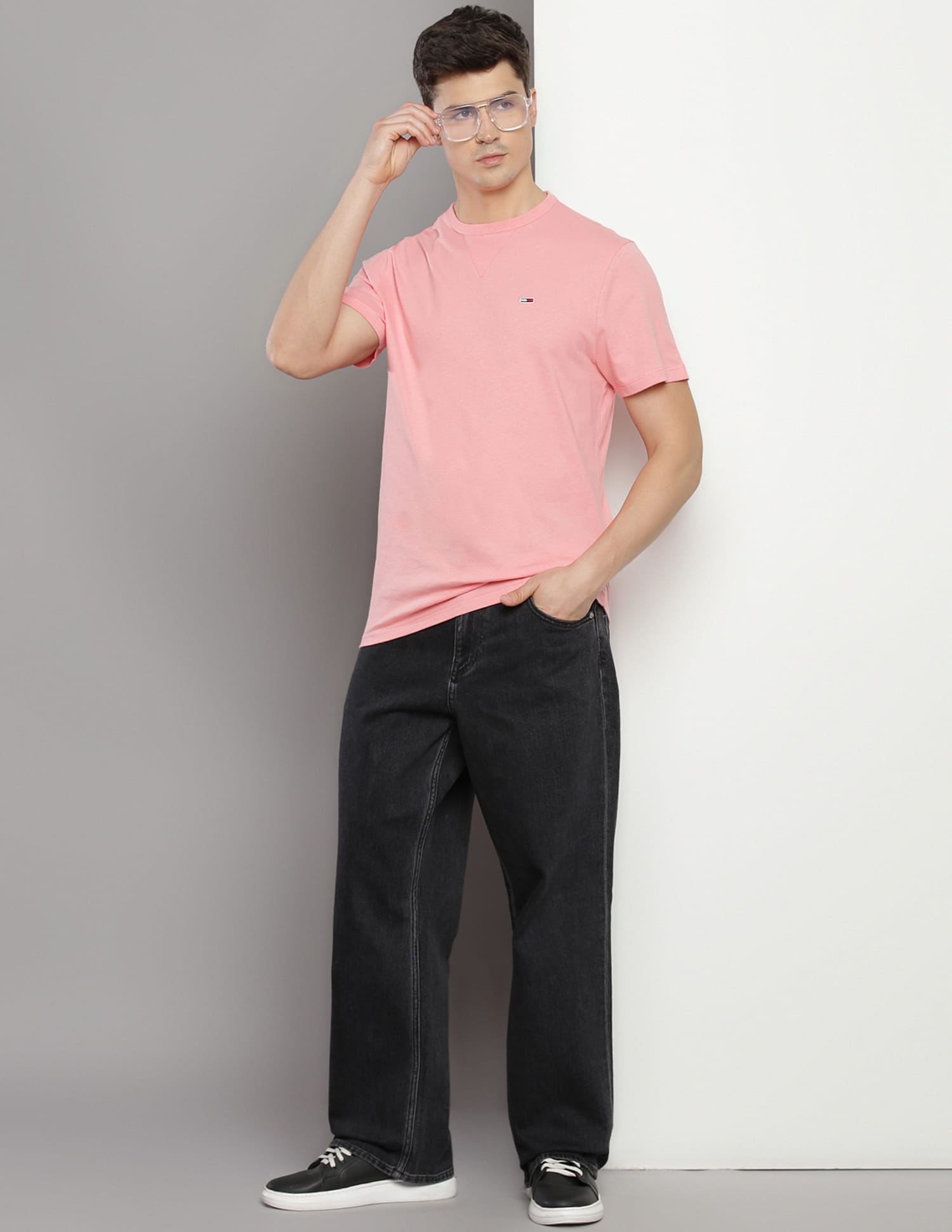 Buy Tommy Hilfiger Rinsed Aiden Baggy Jeans - NNNOW.com