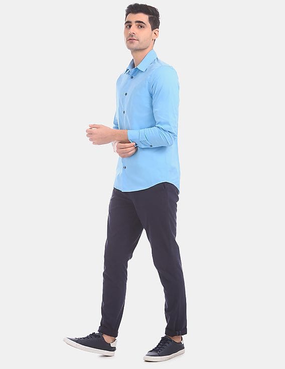 Buy Calvin Klein Men Sky Blue Solid Full Sleeve Cotton Casual Shirt -  NNNOW.com