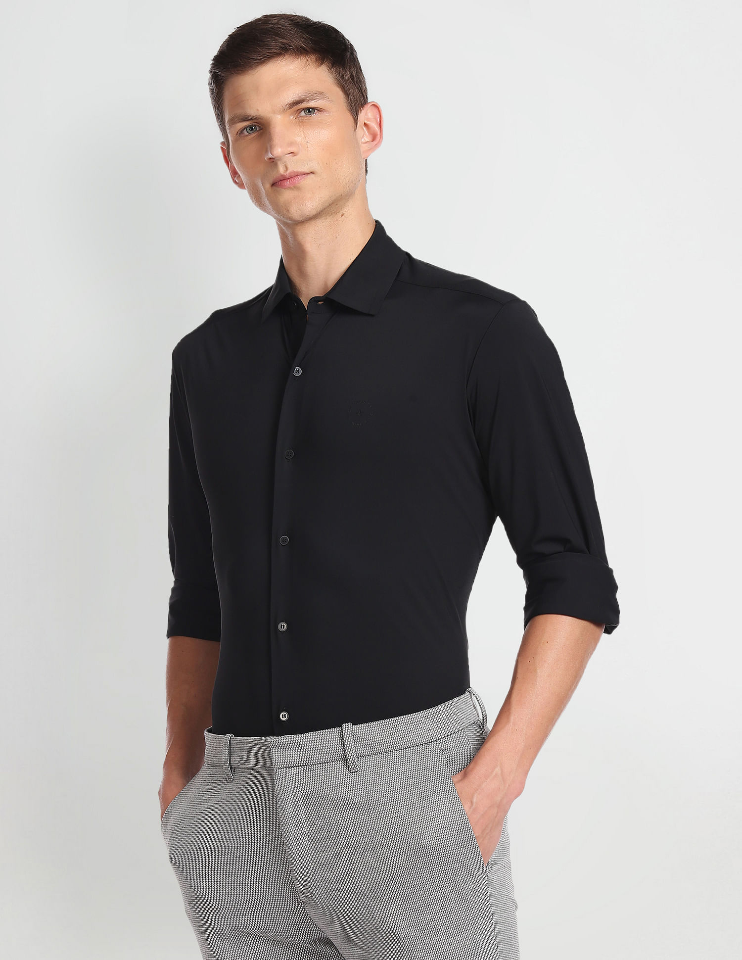 Arrow Newyork Cutaway Collar Solid Knit Shirt