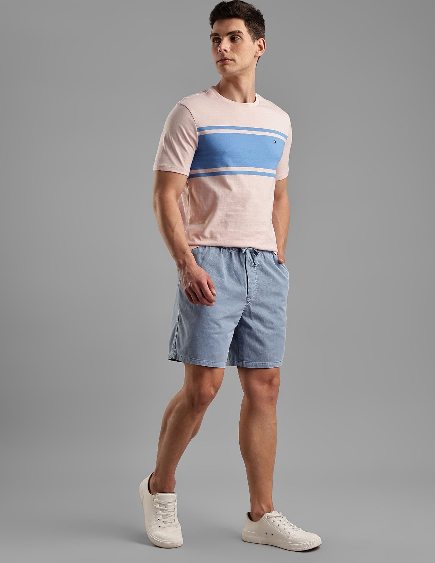 Tommy Hilfiger Regular Fit Solid Mid Rise Shorts