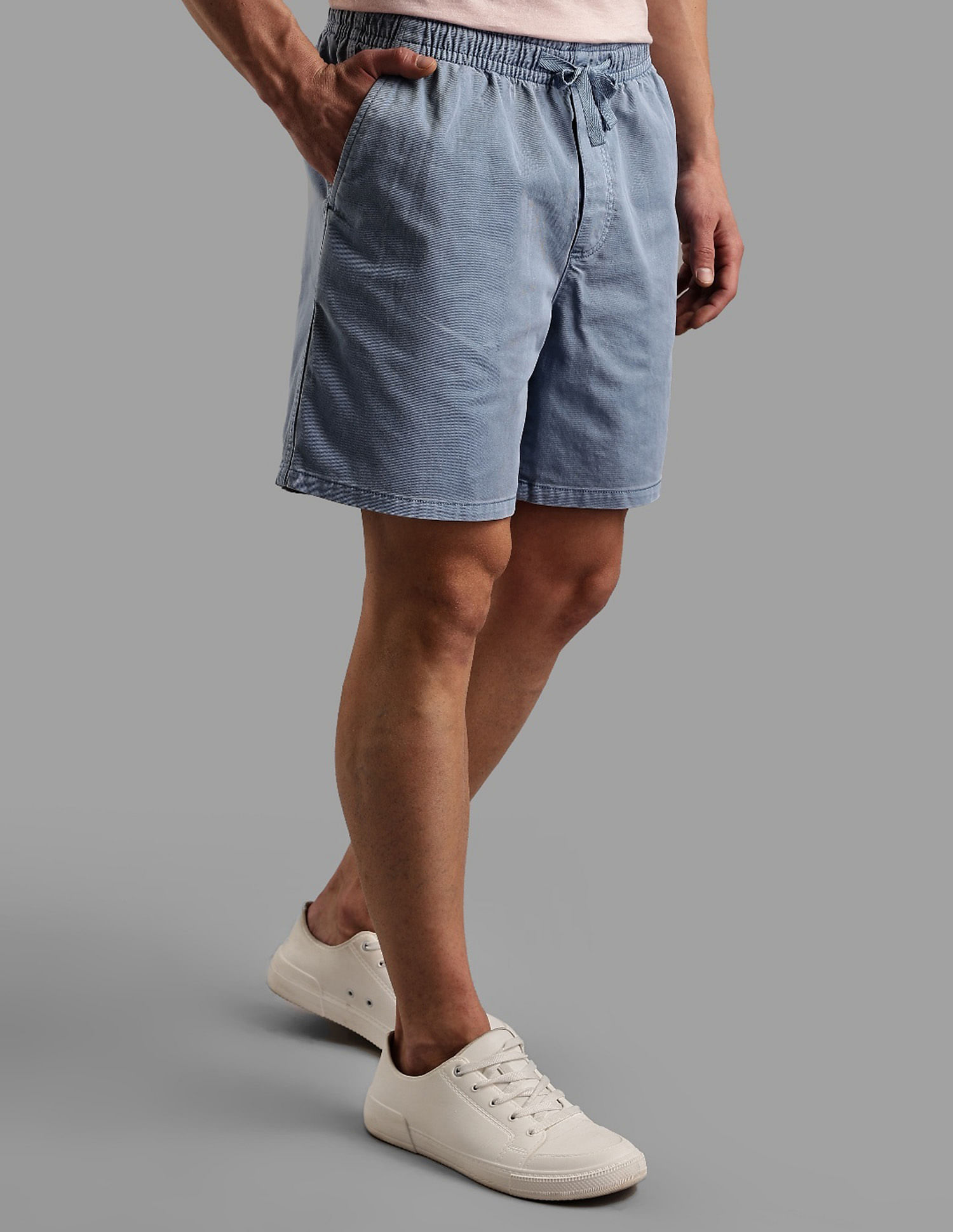 Tommy Hilfiger Regular Fit Solid Mid Rise Shorts