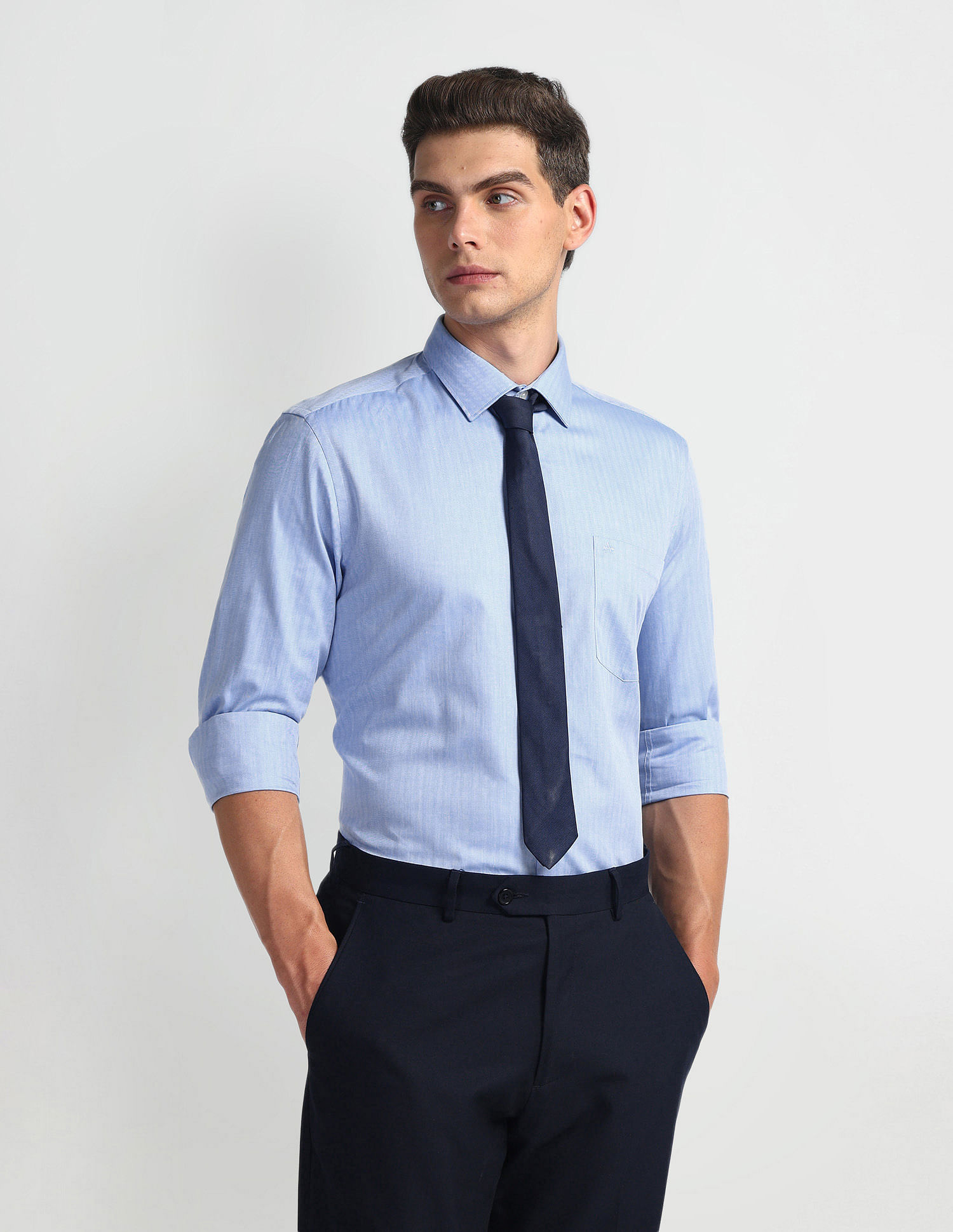 Arrow Patterned Twill Solid Shirt