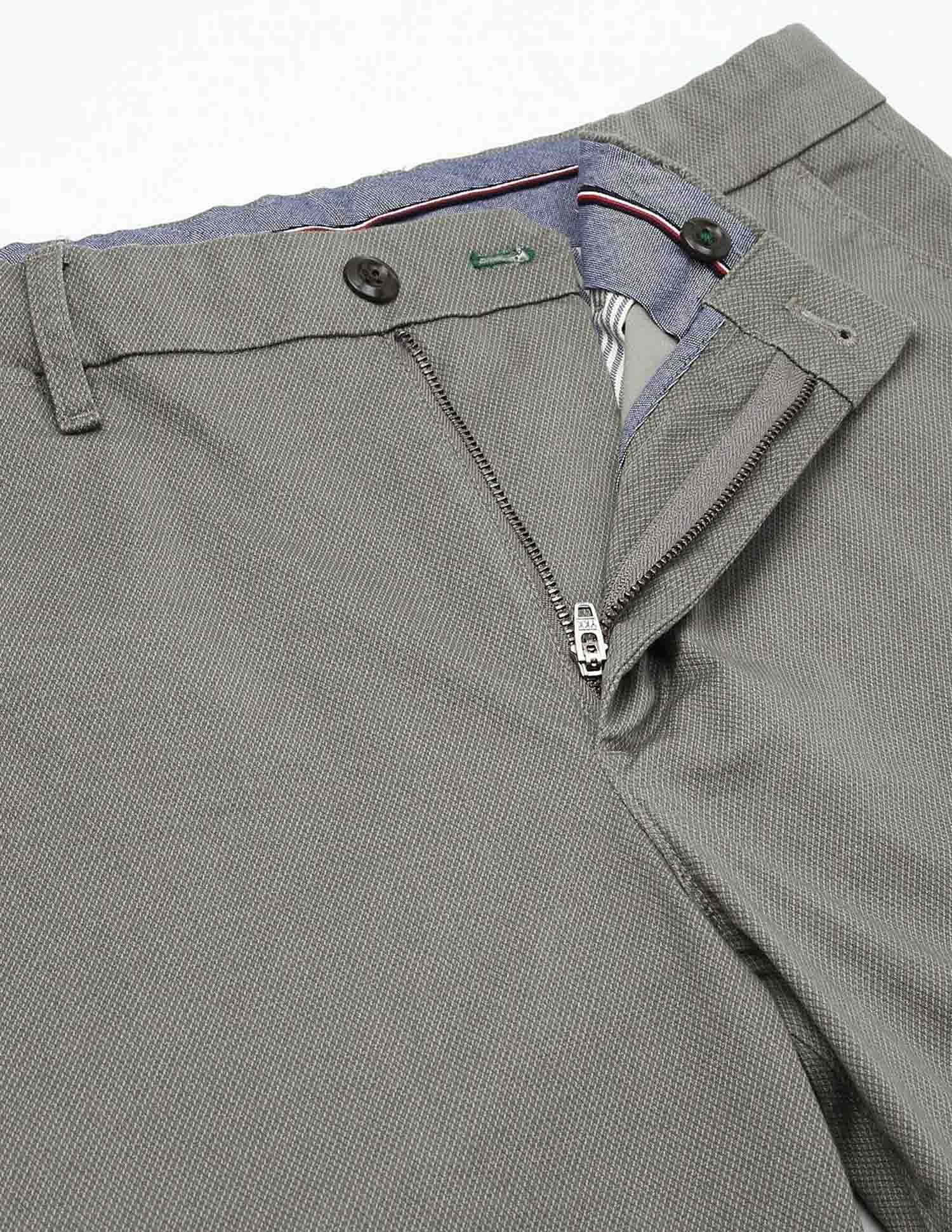 Tommy Hilfiger Relaxed Fit Solid Mid Rise Shorts