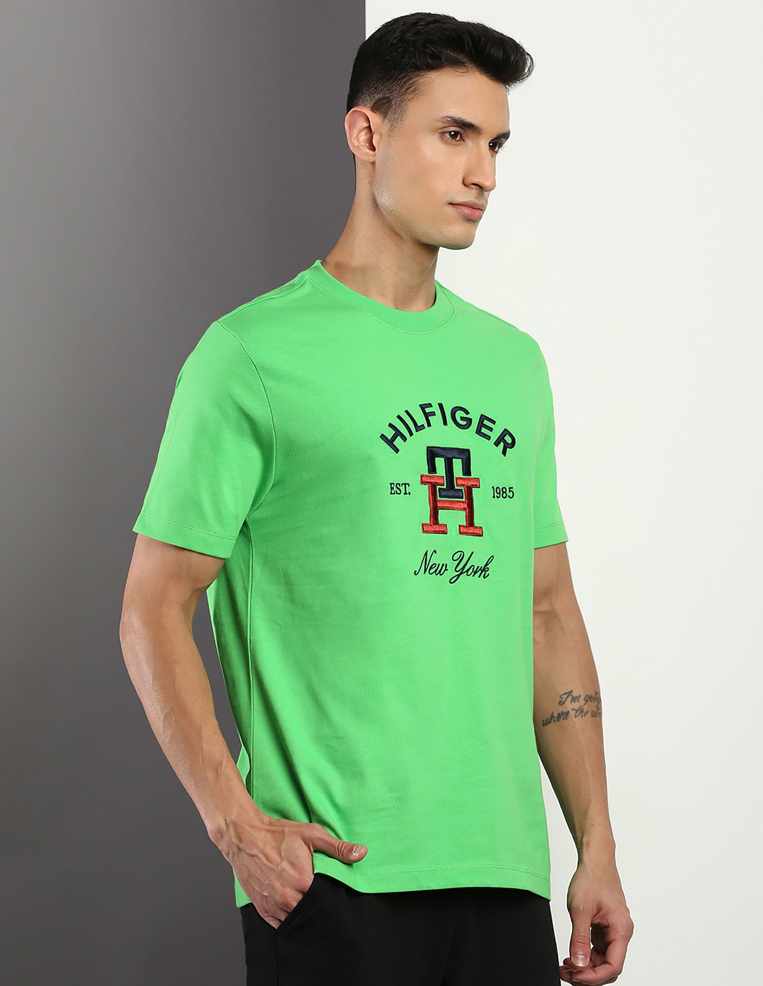 Tommy Hilfiger - Curved Monogram T-shirt