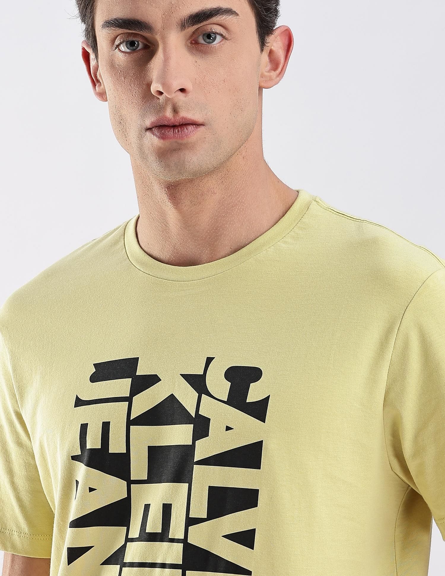 Calvin Klein Jeans Regular-Fit Logo Cotton T-Shirt