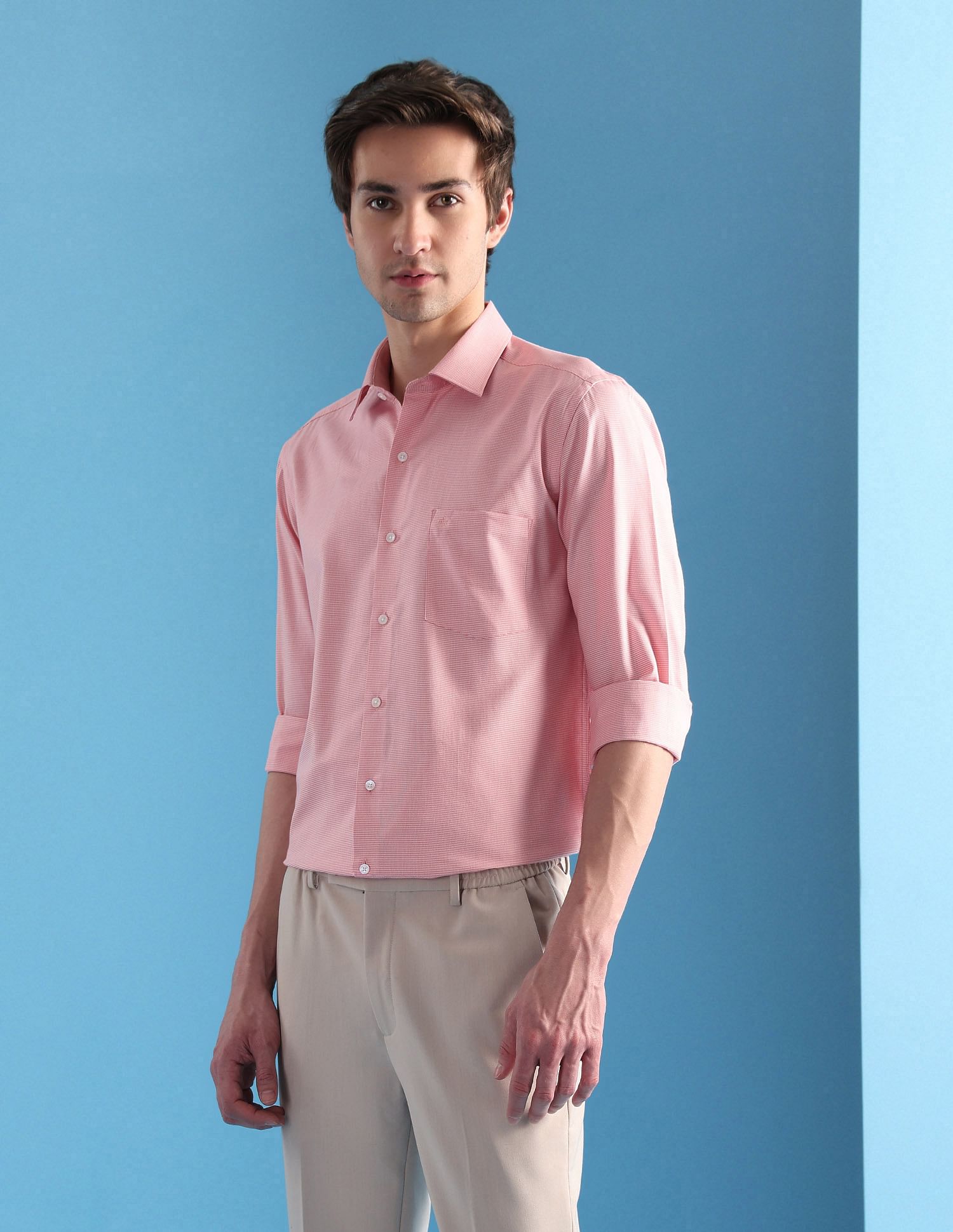 Arrow Manhattan Slim Fit Velocity 5 In 1 Shirt