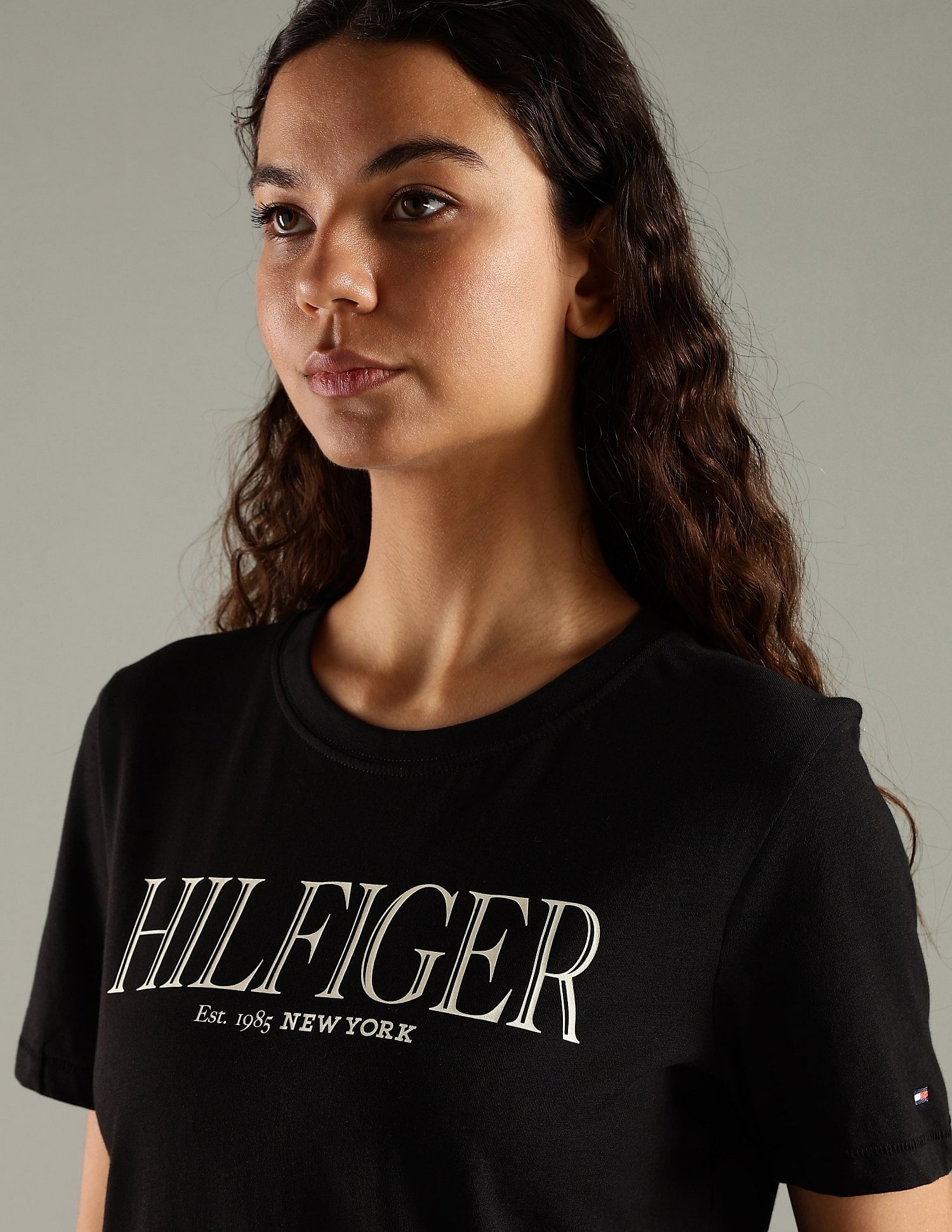 Tommy Hilfiger Logo Regular Fit Cotton T-Shirt