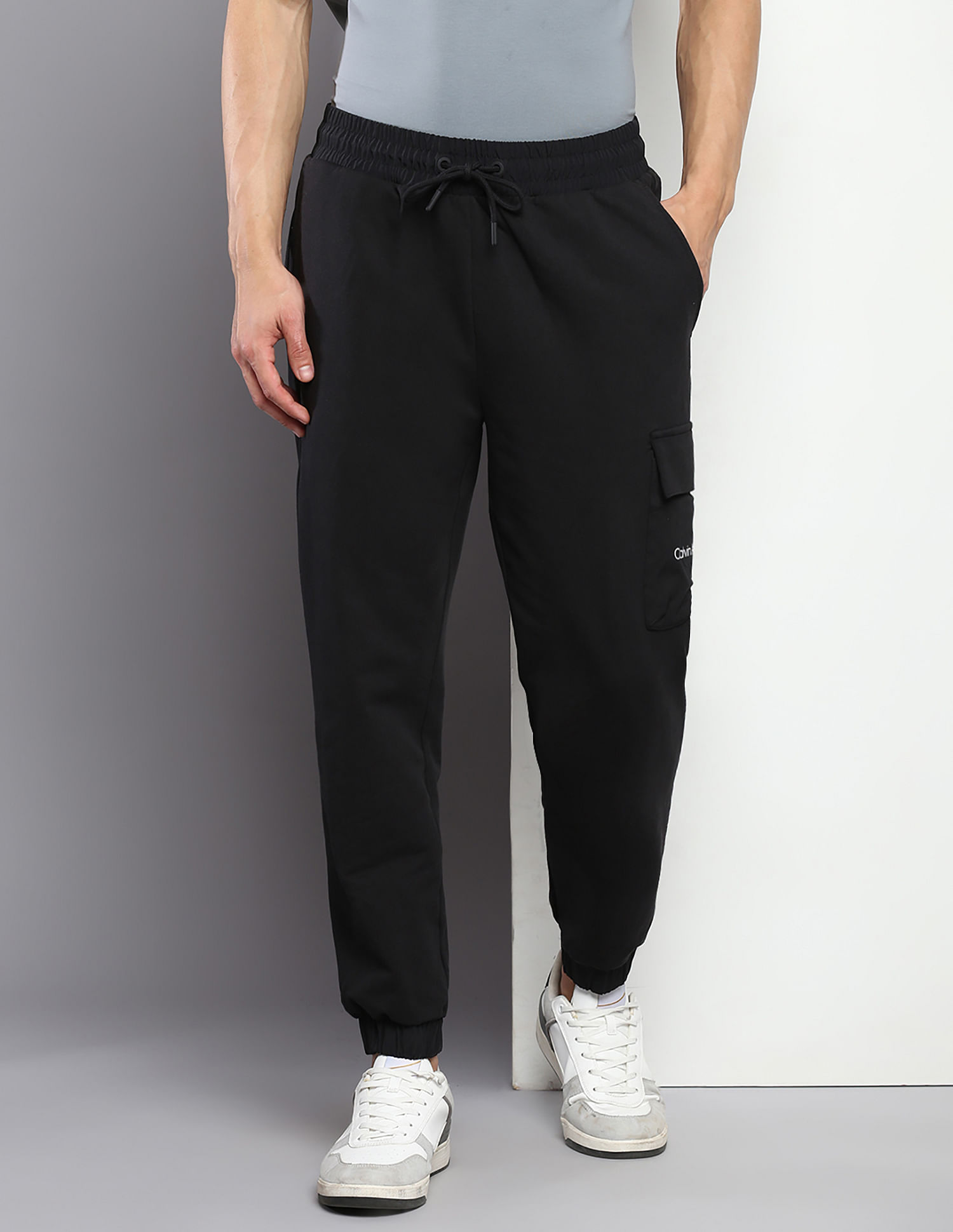 Buy Calvin Klein Mid Rise Solid Joggers - NNNOW.com