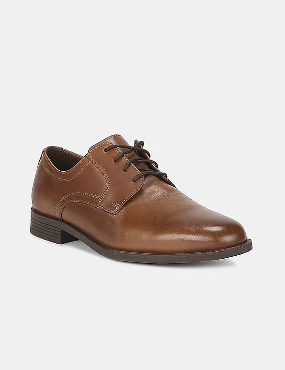 Buy Cole Haan Men Brown Dustin Plain Leather Derby Shoes