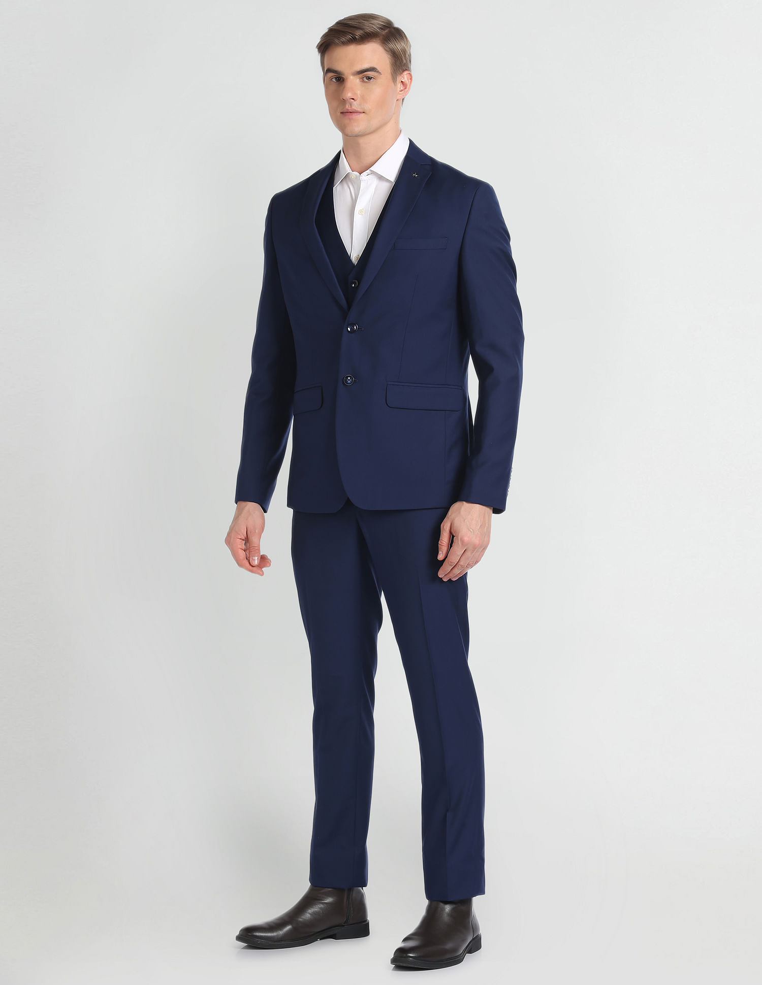 Arrow Tailored Fit Single Breasted Three Piece Suit