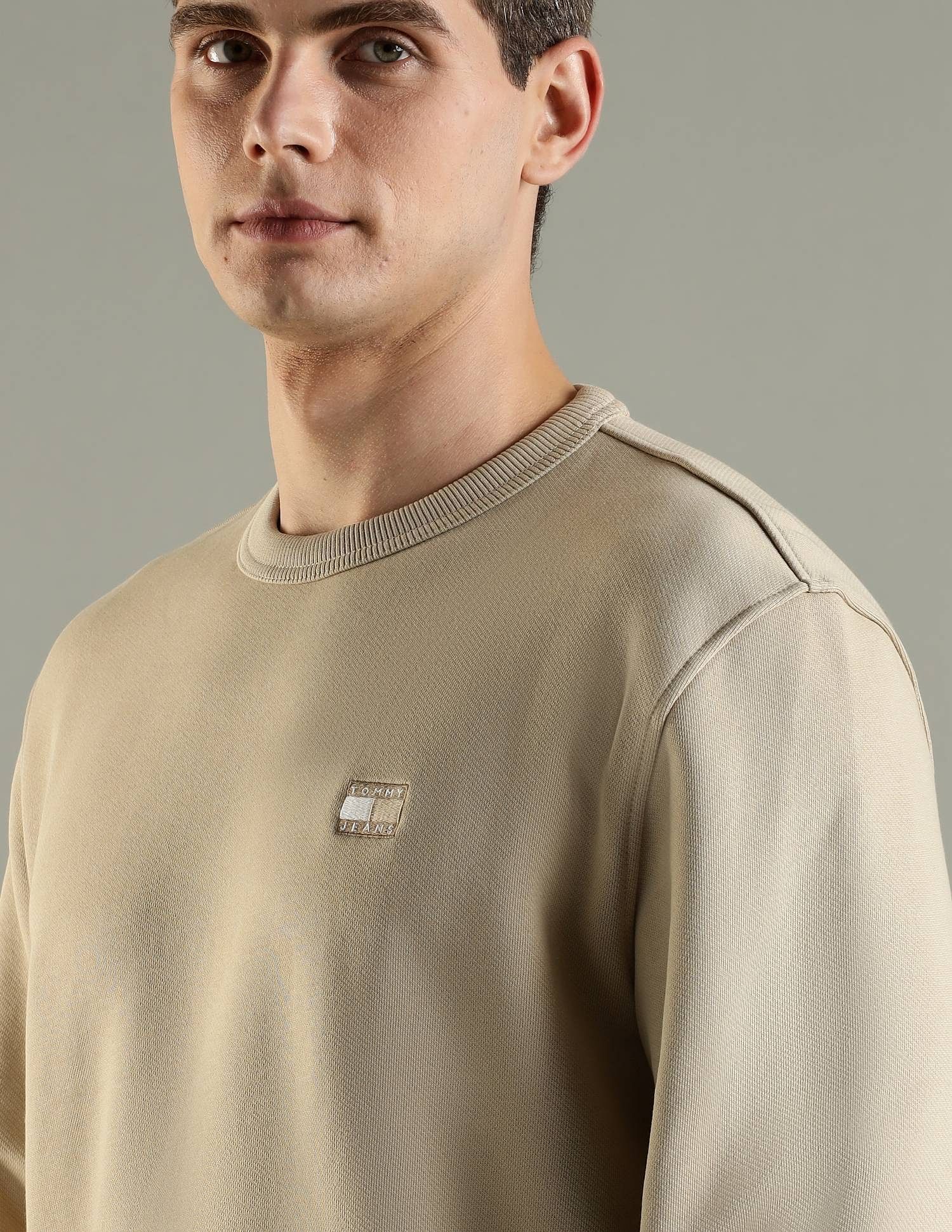 Tommy Hilfiger Solid Regular Fit Cotton Sweatshirt