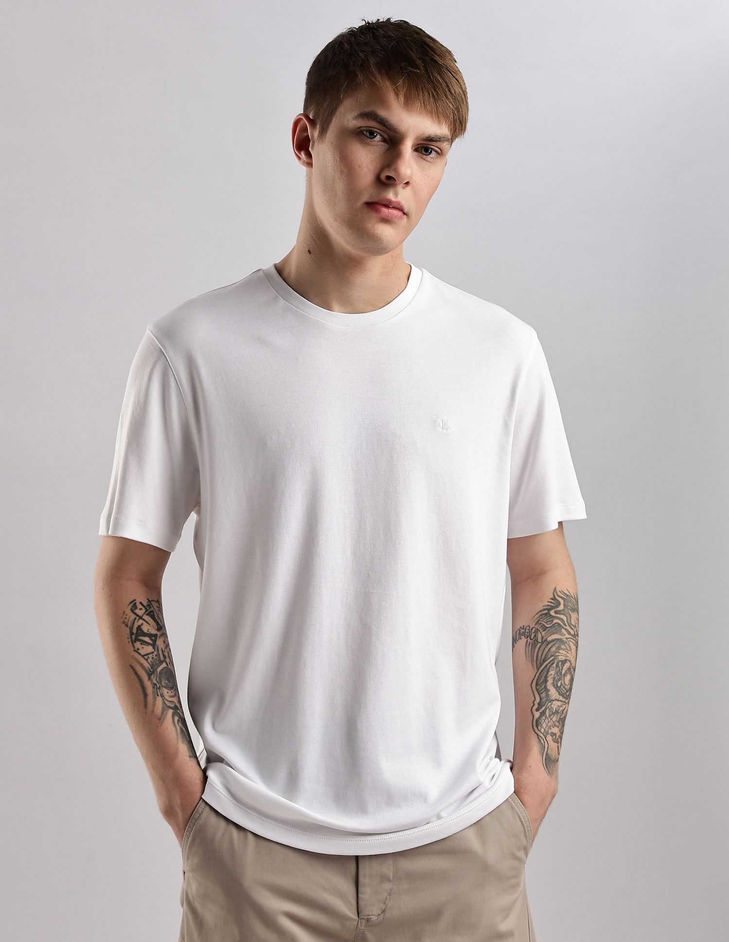 Calvin Klein Jeans Mens White Solid T-Shirts