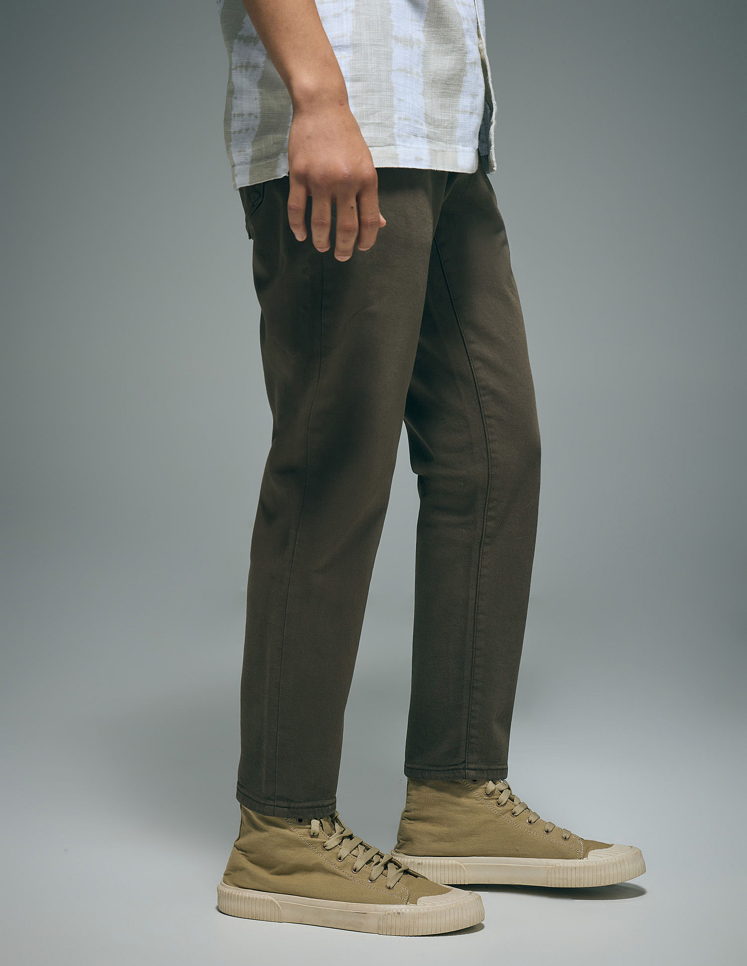 Flying Machine Mankle Relaxed Tapered Fit Mid Rise Jeans