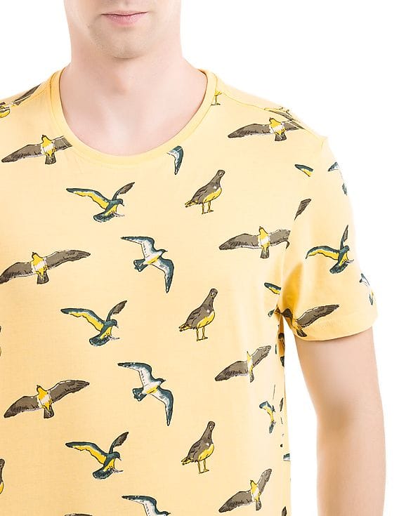 Buy Bayisland Men Slim Fit Bird Print T-Shirt - NNNOW.com