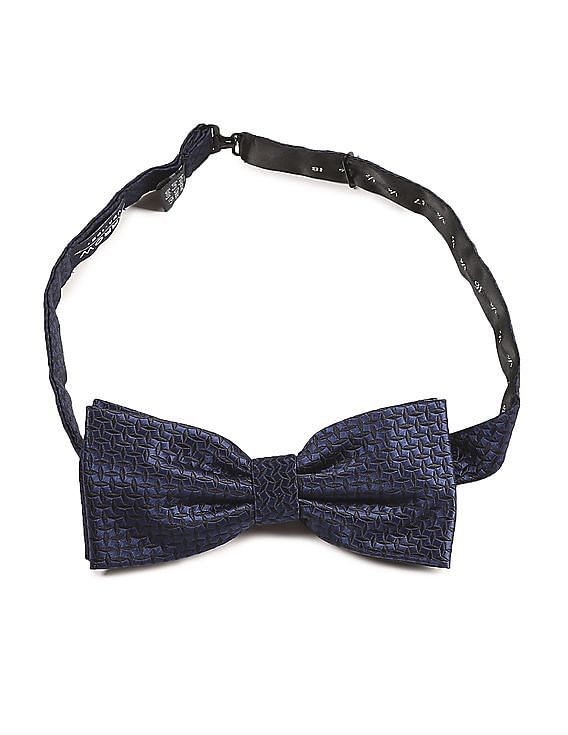 Arrow Blue Pre Tied Patterned Bow Tie