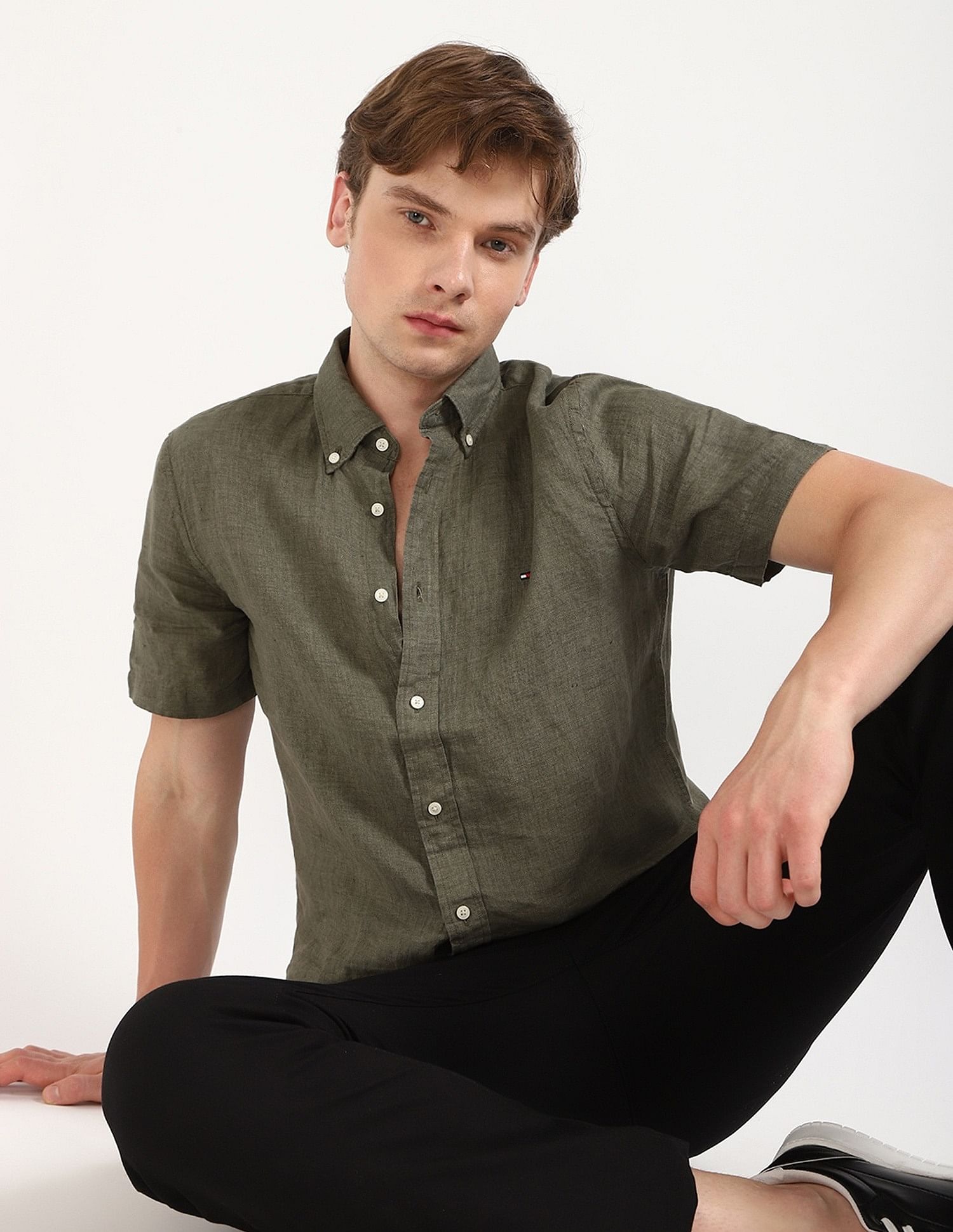 Tommy Hilfiger Solid Regular-Fit Linen Shirt