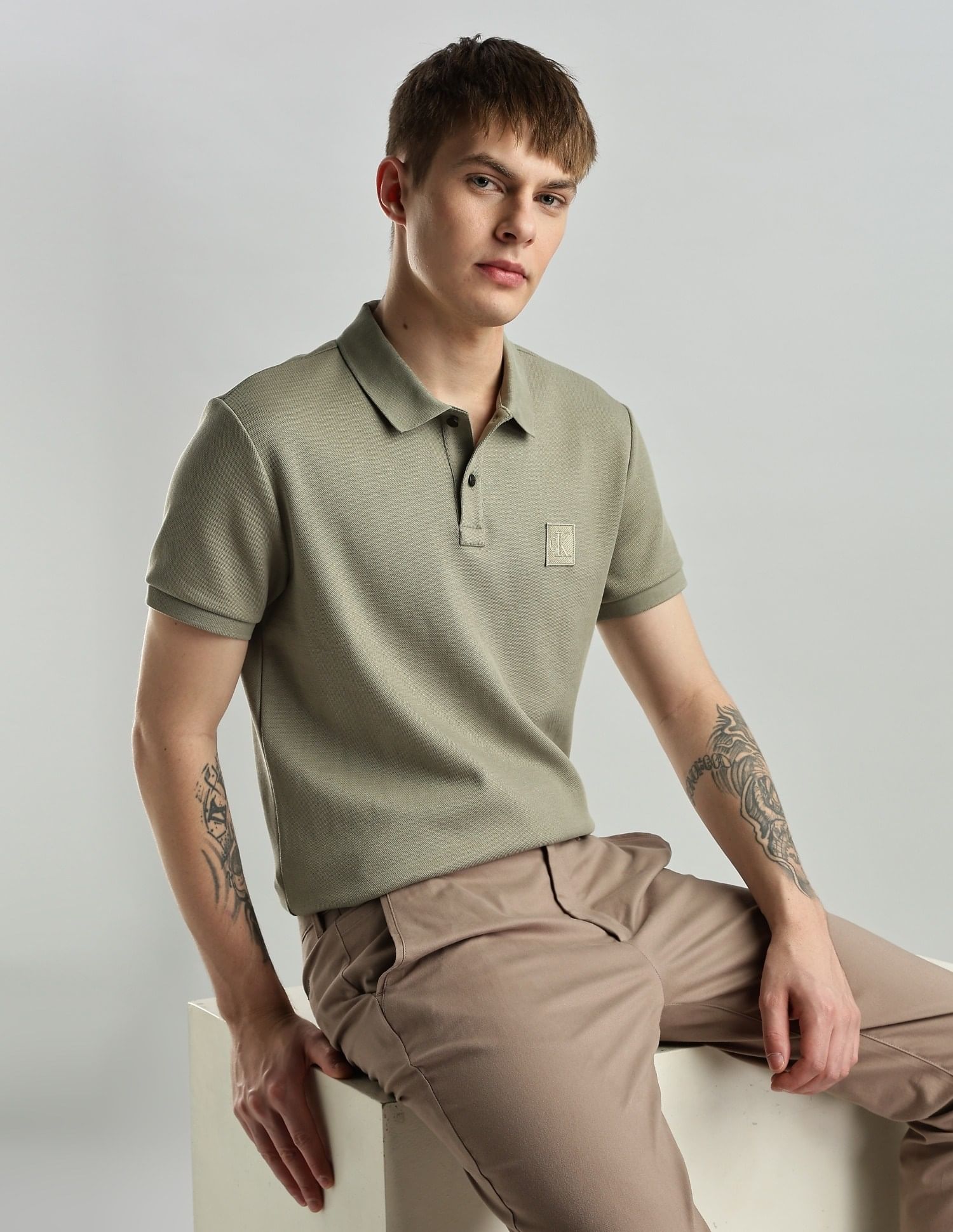[ JEANS] Crop Badge Polo Shirt ★人気★ Buy Calvin Klein Logo Badge Long Sleeve Polo Shirt - NNNOW.com