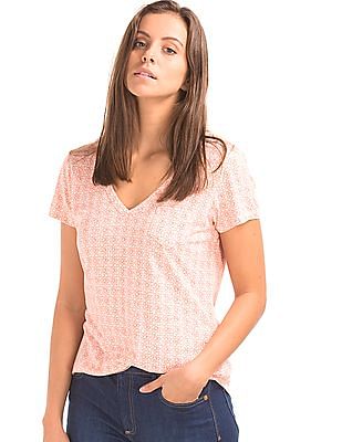 gap favorite tee v neck