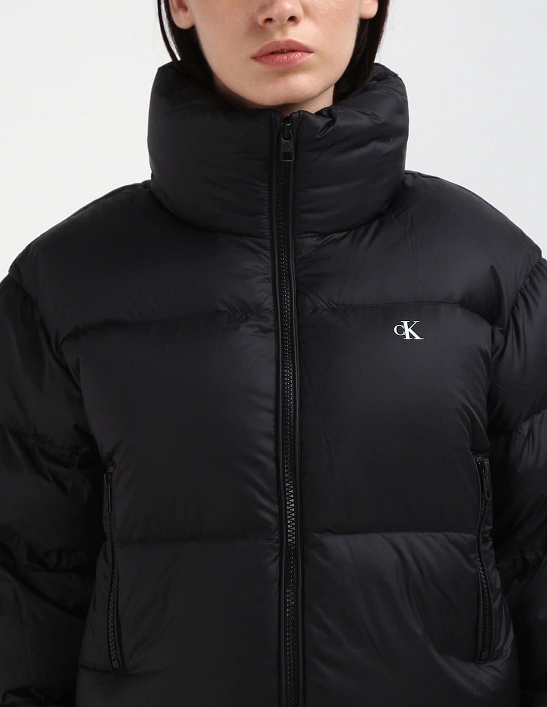 ダウンジャケット・コート   [CK] Women's Volume Neck Crop Down Puffer J2255 Calvin Klein [CK] Women's Volume Neck Crop Down Puffer J2255
