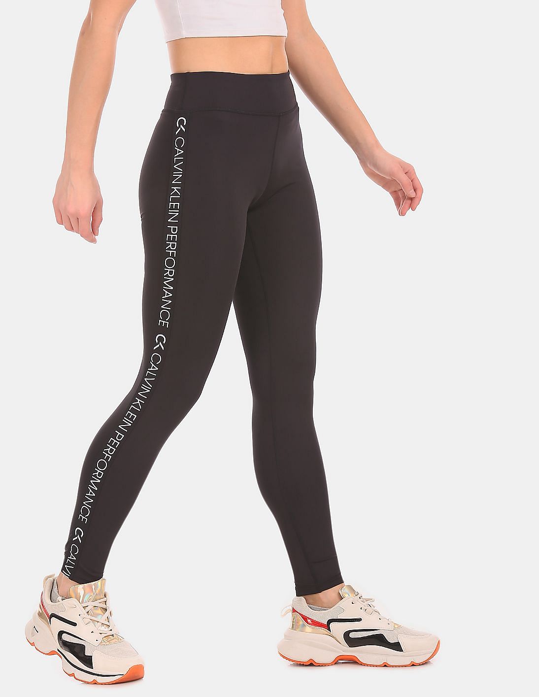 Calvin Klein Logo Capri Leggings - Macy's | Yoga pants hot, Capri leggings,  Fashion