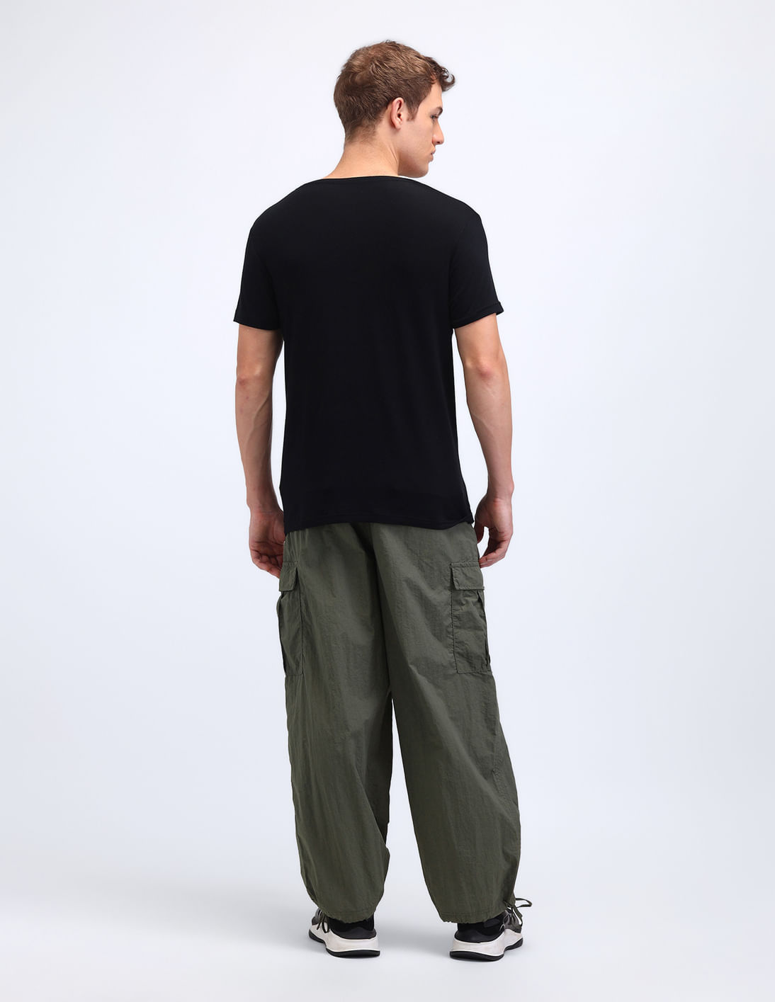 Buy Flying Machine Loose Fit Solid Cargo Trousers - NNNOW.com