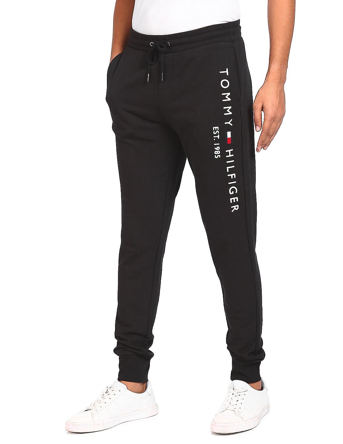 Buy Tommy Hilfiger Men Black Mid Rise Brand Embroidered Joggers - NNNOW.com