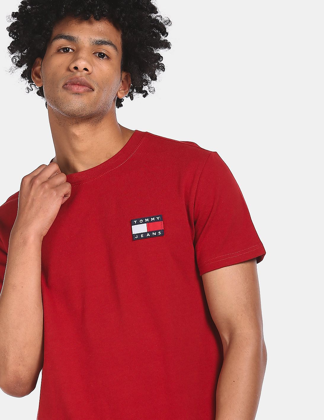 Buy Tommy Hilfiger Men Red Crew Neck Brand Badge T-Shirt - NNNOW.com