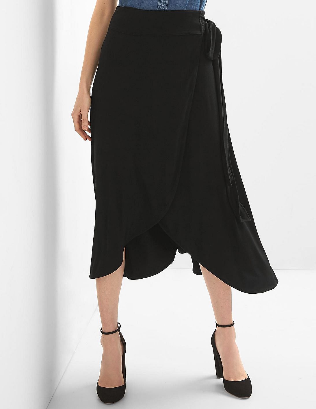 Buy GAP Women Black Drapey Wrap Midi Skirt - NNNOW.com