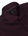 Tommy Hilfiger Men Wine Solid Poplin Weave Slim Fit Formal Shirt